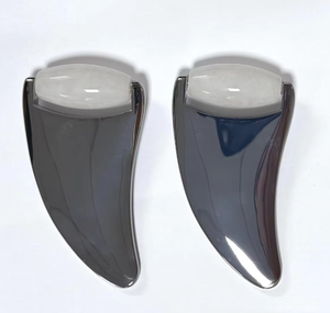 Rouleau de jade et Gua Sha 2-en-1 : Outil de massage facial, nouveauté pour les soins de la peau - Product Image 1