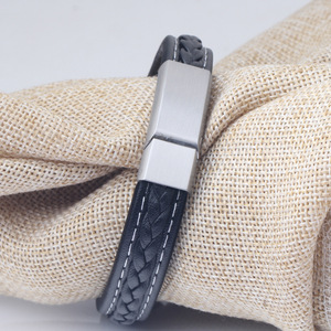 Pulsera de Cuero Tejido Azul de 14 mm con Cierre de Acero de Titanio, Joyería para Regalo - Product Image 3
