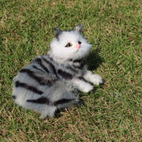 Modèle de chat moelleux de la taille d'une main, avec un son de miaulement réaliste, petit animal de compagnie réaliste, design aux détails fidèles, accessoire animal mignon et kawaii.