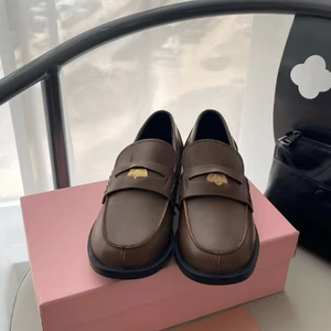 Miu Wholesale Mocassins en cuir décontractés pour hommes, légers et respirants, chaussures d'été avec semelle intérieure en caoutchouc rehaussante, style sexy - Product Image 2