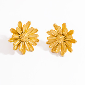 Pendientes de Perlas de Acero Inoxidable con Forma de Flor, Oro de 18K, Resistentes a la Decoloración, para Uso Diario - Product Image 5