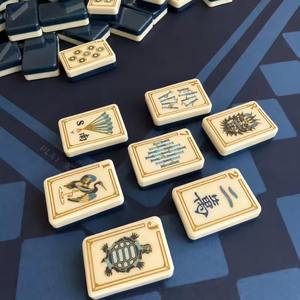Kit de Mahjong Americano de Lujo con Temática Natural, 160 Piezas, Fichas Acrílicas de Doble Capa con Patrón de Bosque Grabado, Ideal para Coleccionistas y Juegos Familiares - Product Image 4