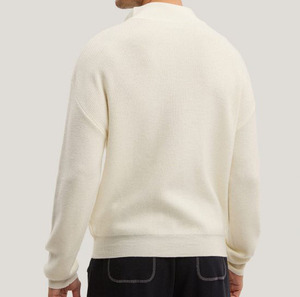 Suéter Polo de Punto Personalizado al por Mayor para Hombre, con Cierre de Cremallera de Cuarto, Cuello en V, Manga Larga, Color Sólido, para Invierno - Product Image 4