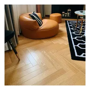 Piastrelle in plastica a grana di legno resistenti ai graffi LVT PVC SPC Click Vinyl pavimento a spina di pesce