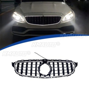 ชุดแต่งสำหรับรถยนต์เมอร์เซเดส-เบนซ์ ซี-คลาส W205 ปี 2015-2018 ชุดแต่งกันชนหน้าแบบ LED พร้อมกระจังหน้าตกแต่งสำหรับรถแข่ง ชิ้นส่วนภายนอก - Product Image 2