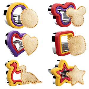 Ensemble de moules pour enfants en forme de dinosaure pour la cuisine et la cuisson de biscuits. - Product Image 2