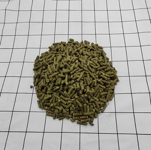 Granulés de foin d'alfalfa biologique premium en vrac, riches en protéines, vitamines et minéraux pour l'alimentation des petits animaux et comme friandises à mâcher pour le soin des dents. - Product Image 6