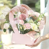 Sacs en papier personnalisés en gros pour bouquets, avec impression en forme de cœur et design floral, pour emballage cadeau