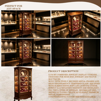 Vitrine de luxe vintage en bois pour bijoux, avec armoire de présentation en verre cintrée, éclairage LED et tiroirs de rangement pour l'affichage de bijoux en magasin.