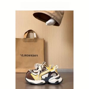 รองเท้าผ้าใบผู้หญิงทรง Chunky Dad สไตล์อินเทรนด์ รุ่นใหม่ปี 2026 พื้นหนาแบบ Retro ระบายอากาศได้ดี เหมาะสำหรับใส่ลำลองและเล่นกีฬา - Product Image 6