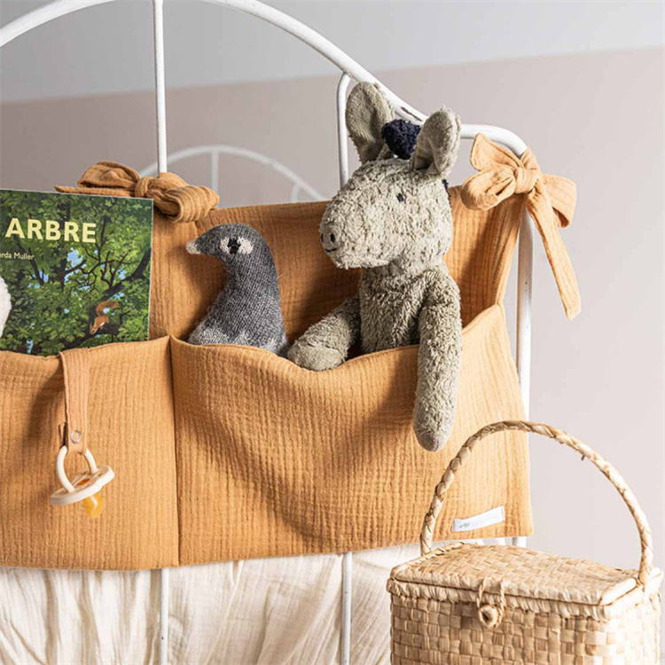 Хлопковые муслиновые карманы для детской кровати, органайзер, подвесная сумка для хранения в кроватку, сумка для детских подгузников, игрушек, салфетки