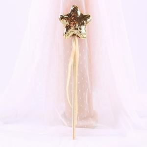 Baguette magique en feutre en forme d'étoile mignonne pour enfants, baguette féerique pour filles, accessoires de cosplay de princesse faits à la main pour Pâques, Noël, anniversaire, Halloween - Product Image 4