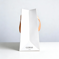 Sacs cadeaux de luxe en carton blanc avec logo personnalisé, sacs en papier pour parfums avec dorure à chaud, directement de l'usine, pour corde en coton certifié