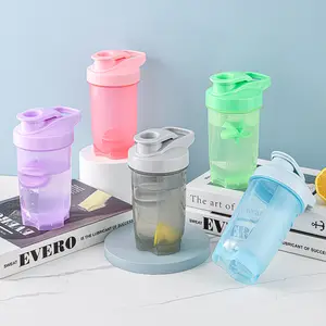 Produk kreatif baru 500/700ml Cuostm Logo klasik olahraga bebas BPA botol pengocok Protein plastik GYM dengan skala