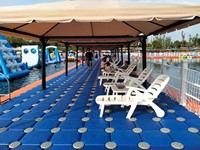 Plateforme aquatique flottante professionnelle sur mesure pour l'extérieur, cube flottant, durée de vie de 15 ans pour les parcs aquatiques et les piscines