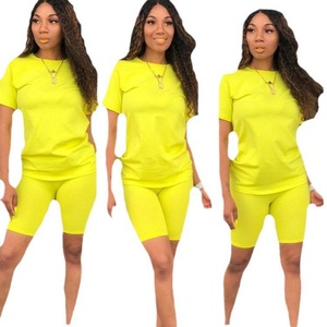 Women's Custom Logo 2-Piece Sports Suit Set Solid Color Casual <b>Top</b> and Above Knee Shorts for Spring and Summer - Product Image 5