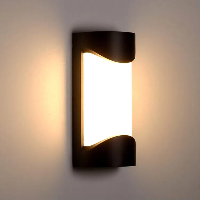 Modern Minimalist Design Outdoor LED Linear Wall Light IP65 Waterproof Garden Wall Lamp for Wall Surface Mounted Lighting