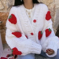 Cardigan tricoté à manches bouffantes à col en V à la mode et doux pull tricoté à la main épaissi pull tricoté fleur fraise