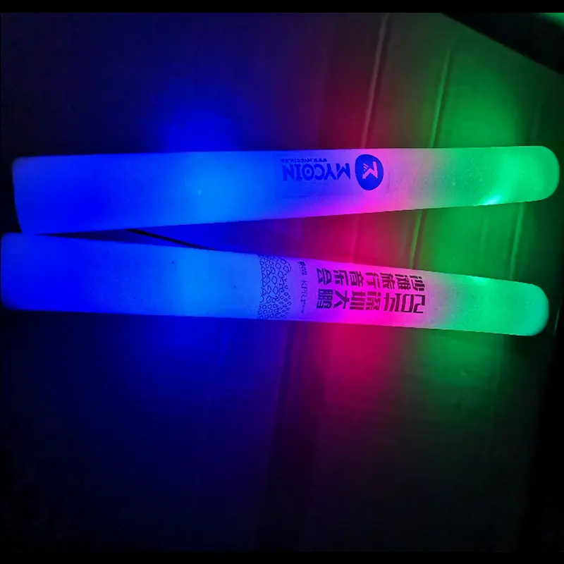 Konser tezahürat LED köpük parlak çubuk kolye parti için logo ile LED köpük sopa özel
