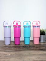 Gobelet isolé gravé au laser à double paroi de 30oz personnalisé conception de dessin animé de vacances d'été avec nom logo tasse à poignée supérieure