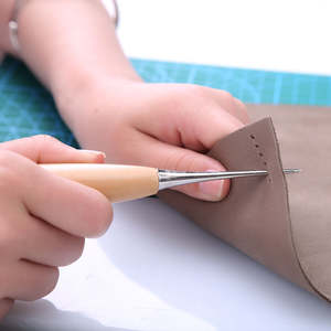 Outils en cuir faits à la main OEM industriels en gros avec manche en bois - Outils d'assemblage DIY pour accessoires en cuir Garantie de 0,5 an - Product Image 3