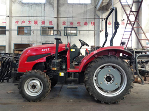 Tracteur agricole 4x4 haute performance TT404 pour le semis et le labour - Product Image 3