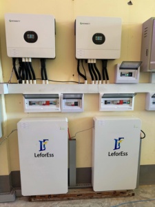 Contrôleur de charge solaire hybride 48V MPPT directement de l'usine pour système de stockage d'énergie domestique - Product Image 3