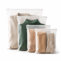 Sacs à fermeture éclair en PE givré pour vêtements, sacs à vêtements semi-transparents en CPE avec fermeture à glissière pour emballage de détail