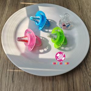 Fournisseur personnalisé Golosinas drôle bébé sucette anneau bonbons sucrés assortis <span class=keywords><strong>saveur</strong></span> de fruits mamelon jouet bonbons - Product Image 2
