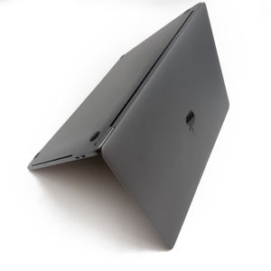 pour MacBook Pro 2019 (modèle A1990) 15 pouces, processeur Intel Core i7, stockage SSD 256 Go, gris, utilisé avec des applications pour ordinateur portable - Product Image 2