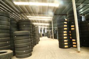 ยางรถบรรทุกสมรรถนะสูงรุ่นใหม่ 11r22.5 11r24.5 ยางเรเดียลสำหรับรถบัสและรถพ่วงสำหรับงานหนัก ขายส่ง - Product Image 3