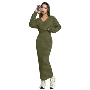 Top de manga larga con cuello en V y Sudadera con capucha verde oscuro de temperamento retro personalizado con <span class=keywords><strong>falda</strong></span> larga del mismo color Conjunto de dos piezas para mujer - Product Image 1