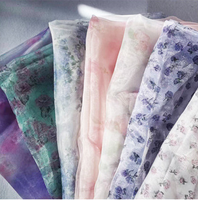 Polyester nylon 10D 30D 70D ignifuge teint ou imprimé organza fantaisie robe de mariée brillante disponible robe en mousseline de soie maille