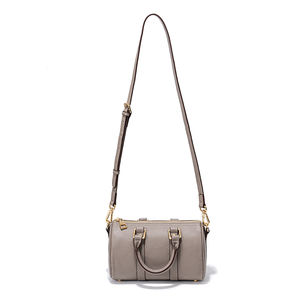 Estilo Retro Diseño de nicho Primera capa de cuero de vaca Guangzhou Bolsos de <span class=keywords><strong>mujer</strong></span> Senior Sense Fashion Crossbody Bag - Product Image 5