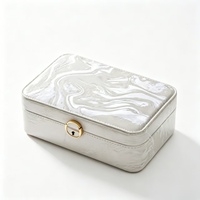 Étui de voyage rectangulaire en cuir PU de luxe, couleur personnalisée, boîte à bijoux portable avec compartiments pour colliers et bagues