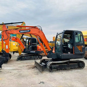 Excavatrice hydraulique sur chenilles Doosan DX60 d'occasion, incluant moteur, boîte de vitesses, pompe, roulement, PLC, modèle 2022, 6 tonnes, Corée, très demandée - Product Image 2