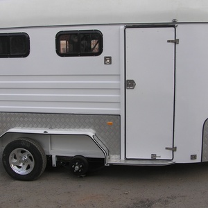 Remorque de luxe standard pour 2 chevaux avec auvent haut de gamme pour le transport de chevaux de classe supérieure dans les camions de restauration - Product Image 2