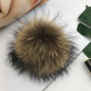 Pompones de piel de mapache natural esponjoso de 15cm Accesorio Snap on Pom para sombrero - Product Image 3