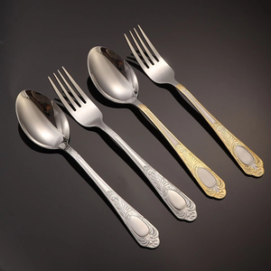Juego de Cubiertos Europeos de Lujo de Acero Inoxidable Dorado Ecológico con Soporte para Boda, para Restaurante (Cuchillo, Tenedor, Cuchara de Postre) - Product Image 5