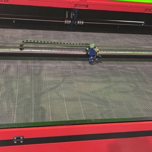 เครื่องแกะสลักเลเซอร์ CO2 140*90ซม. รุ่นใหม่ที่มีเทคโนโลยีสูงมีความแม่นยำสำหรับไม้ DST ไม้อัด crytal MDF ยางหินแก้วพลาสติกกระดาษ - Product Image 3