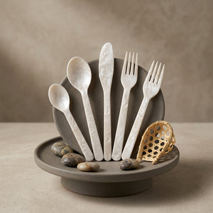 Ensemble de couverts en résine blanche moderne, sans danger pour les aliments, vaisselle, couverts pour la décoration de mariage et de fête, ensemble de cuillères et de fourchettes en résine, 5 pièces - Product Image 1