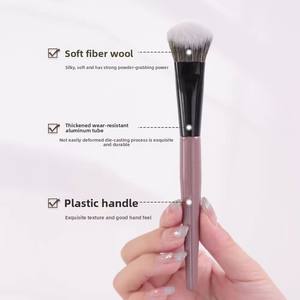 <span class=keywords><strong>Pinceau</strong></span> à <span class=keywords><strong>blush</strong></span> angulaire <span class=keywords><strong>biseauté</strong></span> avec manche en bois et poils synthétiques pour le mélange de fond de teint sur le visage - Product Image 2