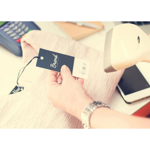 Etiqueta colgante de cartón de 3 pulgadas, etiquetas de diseño de logotipo más vendidas, etiquetas impresas para prendas, etiquetas impresas para ropa. - Product Image 1