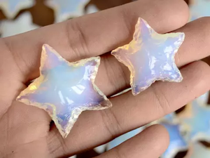 Piedra de Bolsillo de Cristal de Opalita en Forma de Estrella Creciente, Tallada, para Colección Feng Shui - Product Image 1