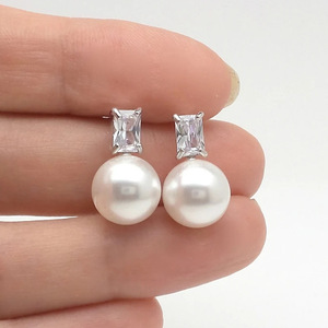 Orecchini a perno grandi e semplici da donna, accessori per l'orecchio alla moda per l'uso quotidiano - Product Image 1