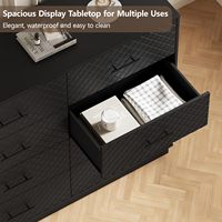 Commode moderne à 8 tiroirs avec éclairage LED et design moderne à lignes diamantées, couleur noire