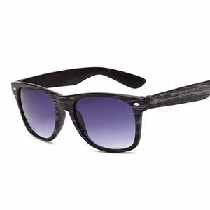 Gafas de Sol Cuadradas de Diseño Vintage para Hombre y Mujer, Gafas de Sol de Conducción con Remaches y Espejo, Gafas de Sol de Madera de Bambú, Venta Caliente de Fábrica - Product Image 4