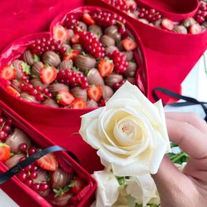 กล่องของขวัญรูปหัวใจลายดอกกุหลาบพร้อมการ์ดอวยพร "ฉันรักคุณ" บรรจุภัณฑ์ขนมหวานช็อกโกแลตดอกไม้ - Product Image 5