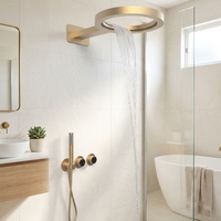Système de douche encastré mural en laiton massif finition or brossé, avec robinet cascade et douchette à main pour salle de bain