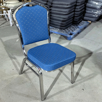 Chaise de banquet empilable en acier inoxydable 304, revêtement en tissu bleu